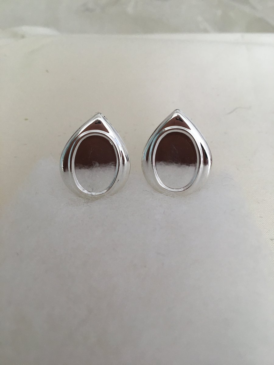 Teardrop Clip On Earring Setting - E23