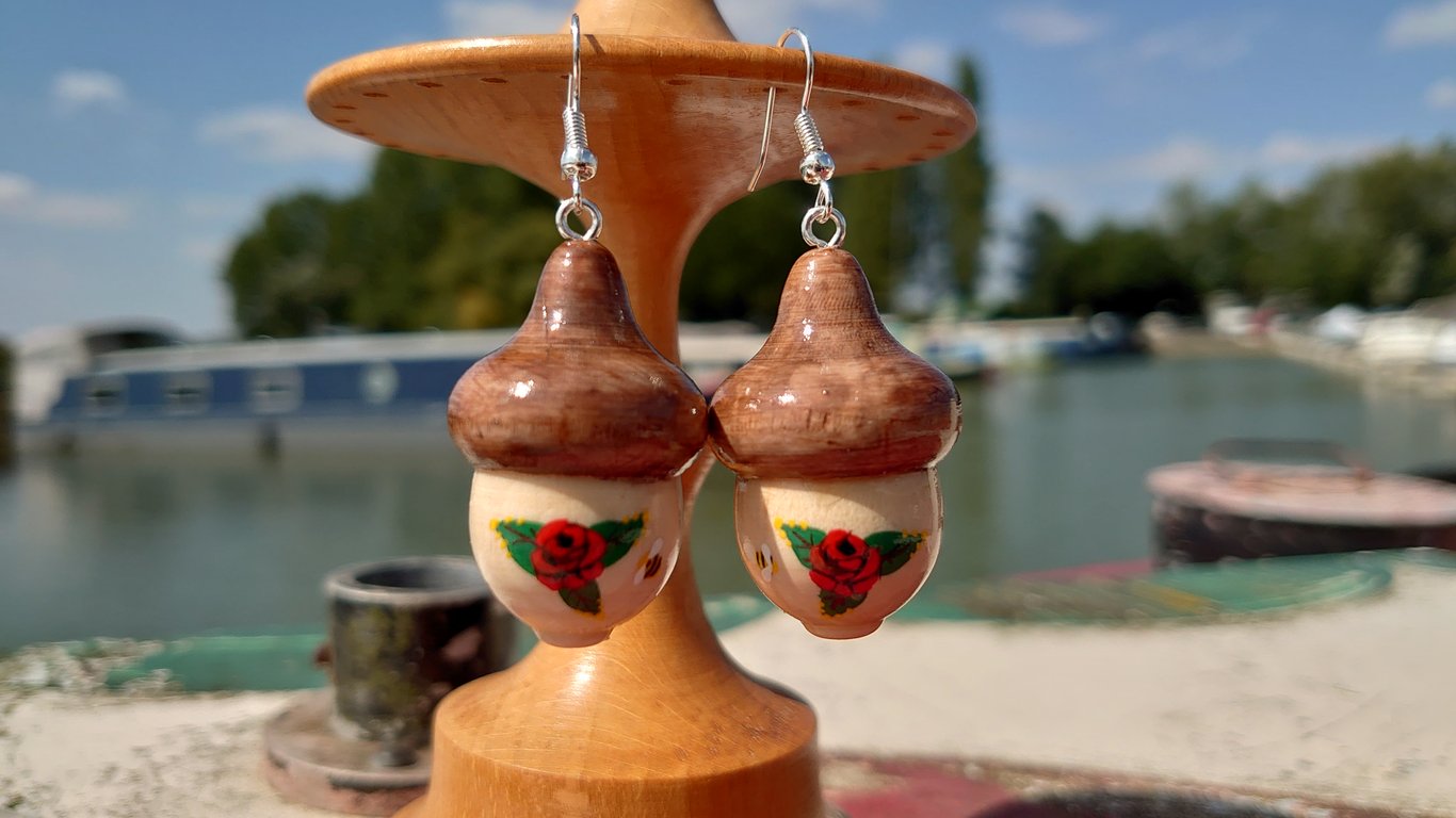 Acorn Earrings with Traditional Canal Art Roses 