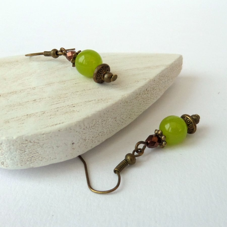 Green peridot jade and bronze handmade earrings, vintage style