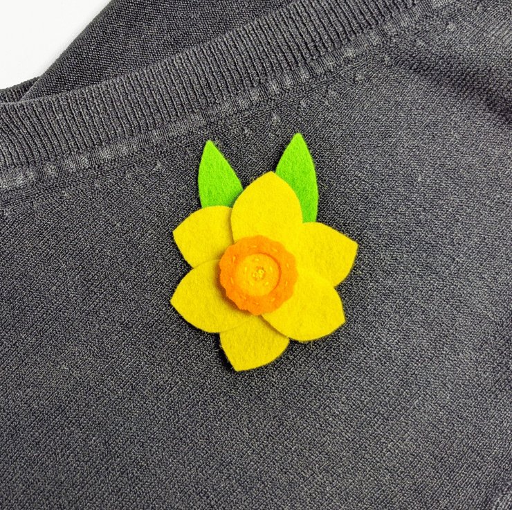 Daffodil pin brooch - Folksy
