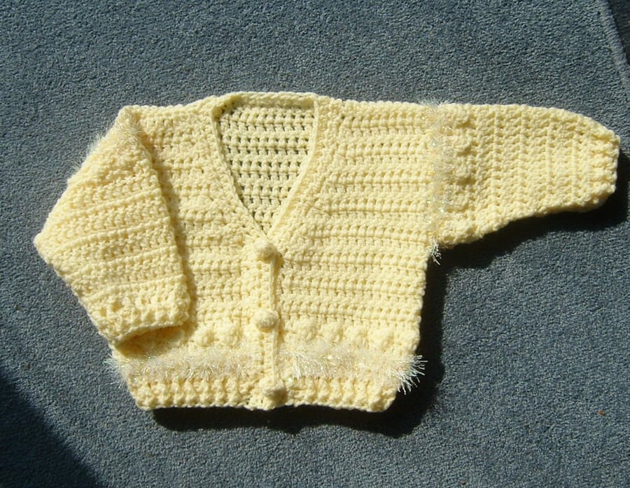 crocheted baby cardigan (ref 61007)