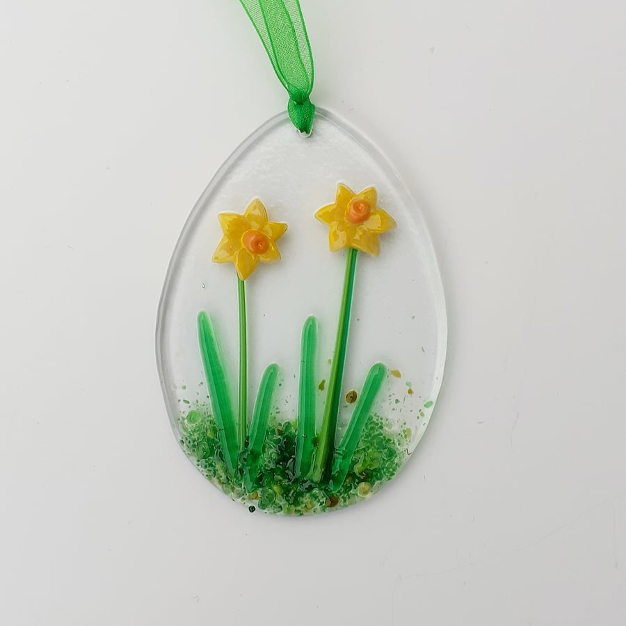 Fused glass Easter egg hanging decoration with daffodils No 2