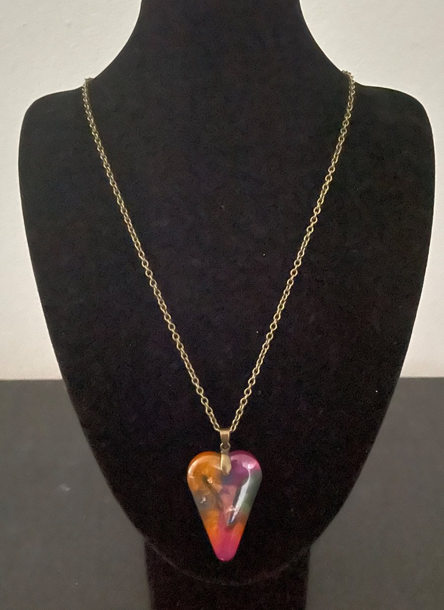 'Noa' Multi-coloured resin heart shaped pendant