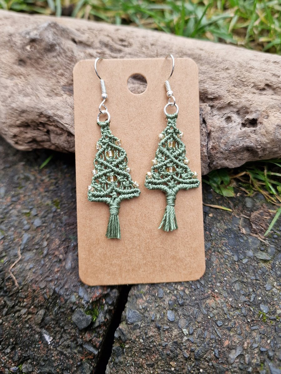 Macrame Christmas Tree Earrings, Holiday Jewellery 