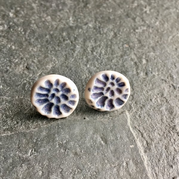 Porcelain earrings studs ammonite lilac blue silver 925 The Porcelain Menagerie