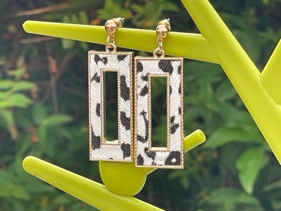 ANIMAL PRINT EARRINGS gold retro drop dangle statement