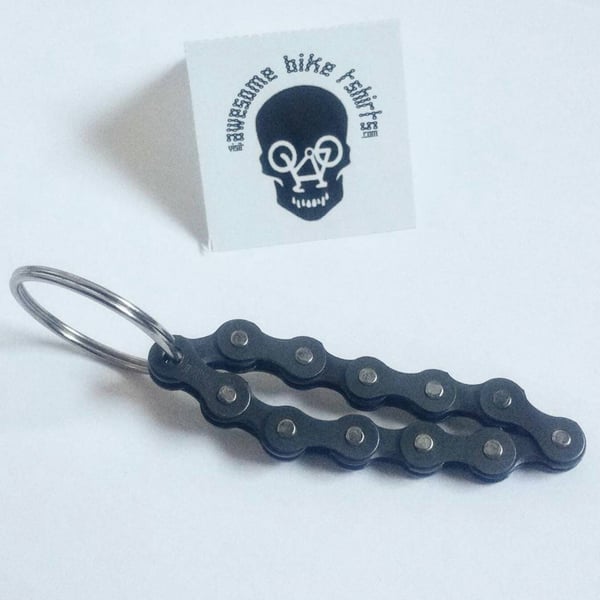 Keyring Made from Bicycle Chain Great for Bike Riders and Cyclists, Fun to Fidge
