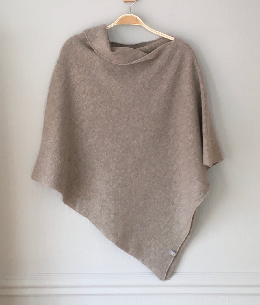 Soft Merino Lambswool Poncho Light Mushroom Brown