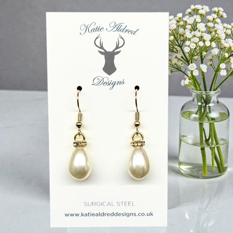 Charm Earrings - Gold Pearl Drop