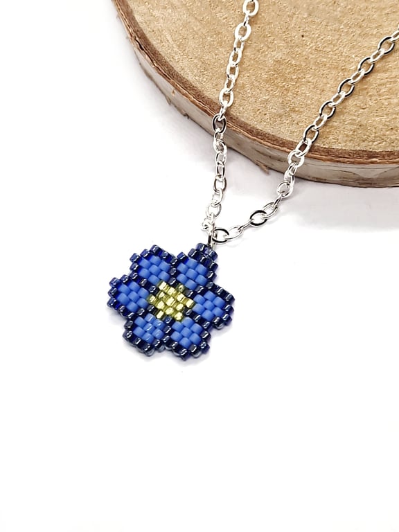 Blue and yellow flower beaded pendant trace silver chain necklace