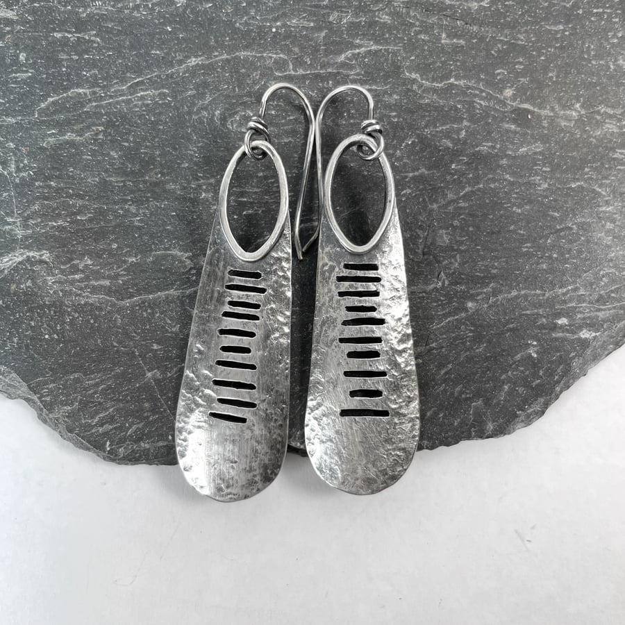 Long silver dangly earrings 