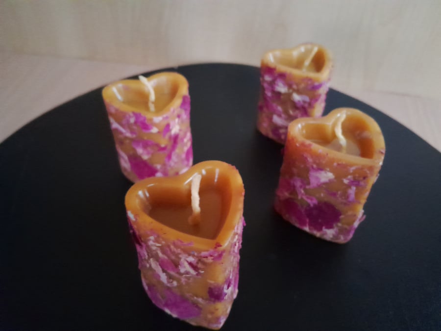 4 pack nat.beeswax decorated candles, natural dried rose petals.
