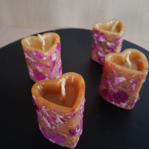 4 pack nat.beeswax decorated candles, natural dried rose petals.