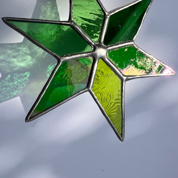 Stained Glass Christmas star in green 