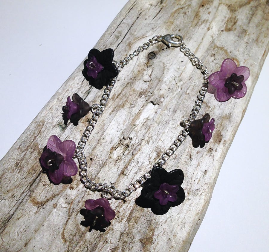 Pretty Purple and Black Flower Bracelet - UK Free Post