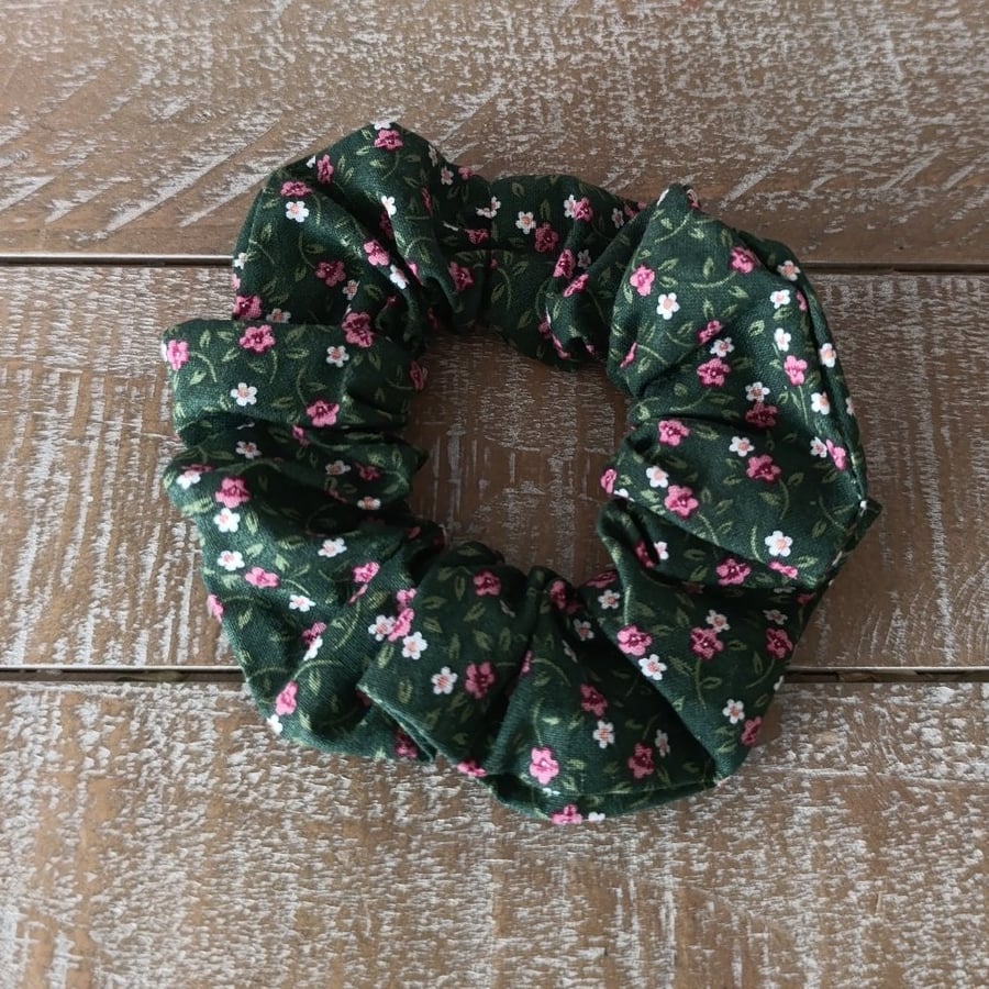 Green floral scrunchie 