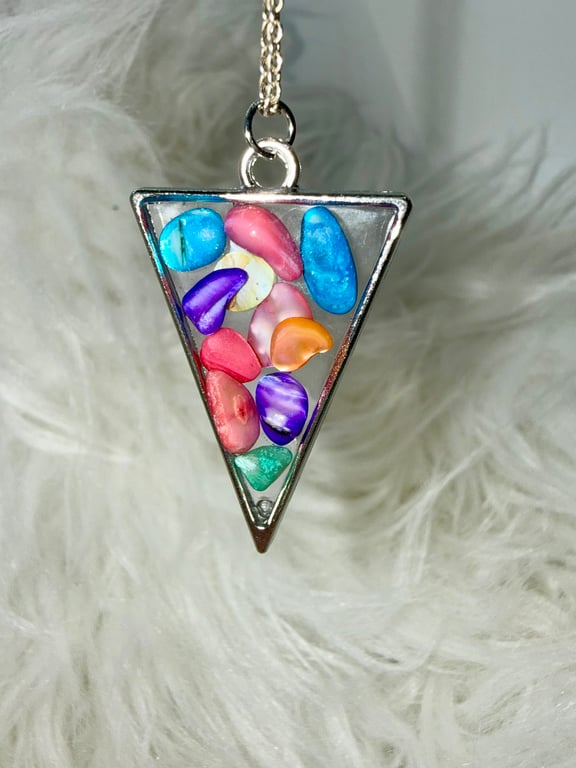 Multicoloured stone chip pendant