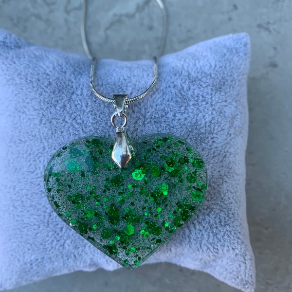 Heart Pendant - Resin - Green 