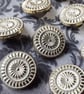 11 16" 18mm 28L Gold and White Buttons, Italian, lightweight - Image 1