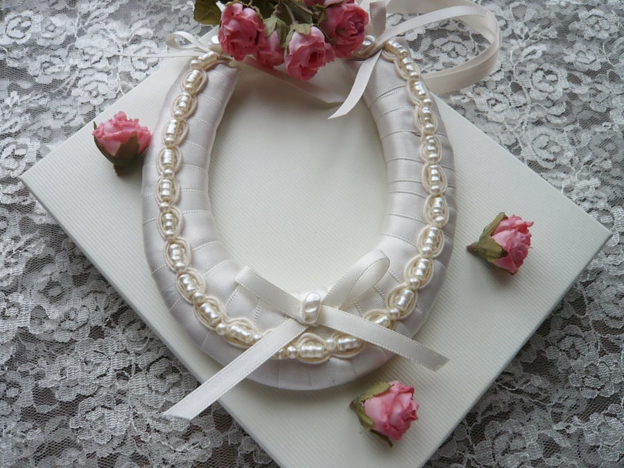 Ivory Wedding Horseshoe