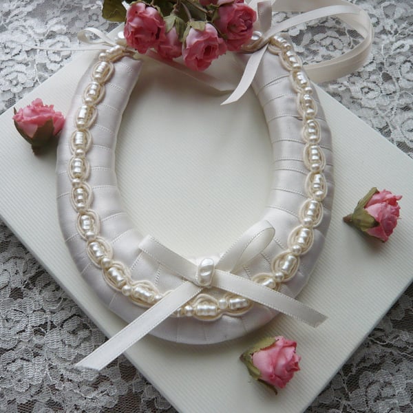 Ivory Wedding Horseshoe