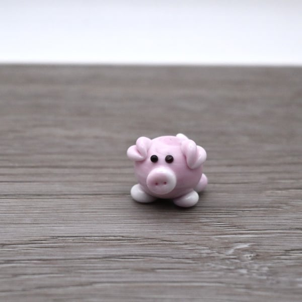 small pink glass pig keepsake figure
