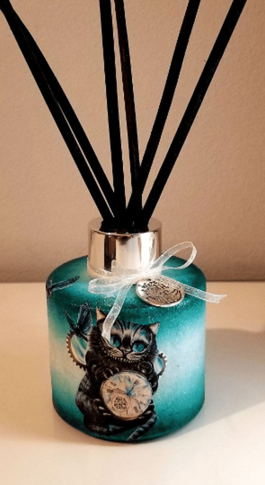 Cheshire cat reed diffuser