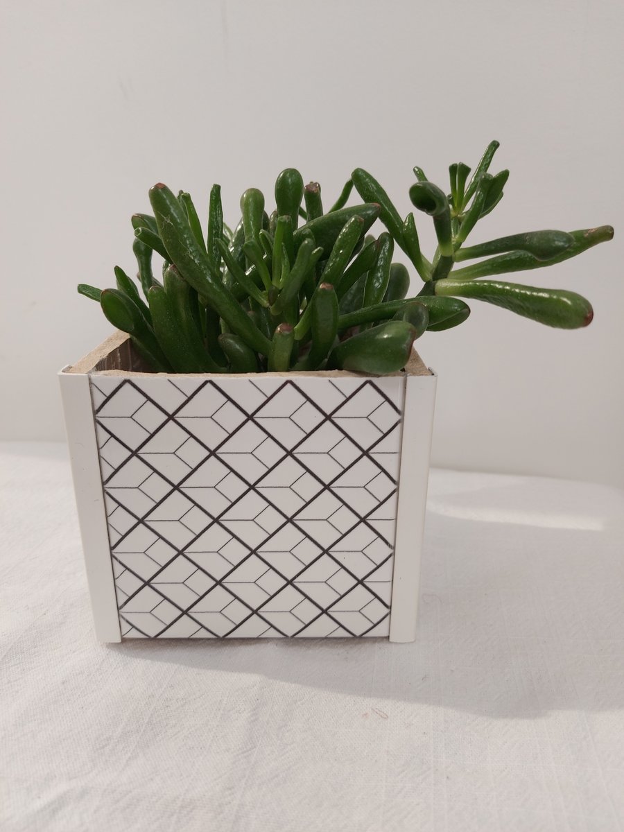 Tiled plantpot