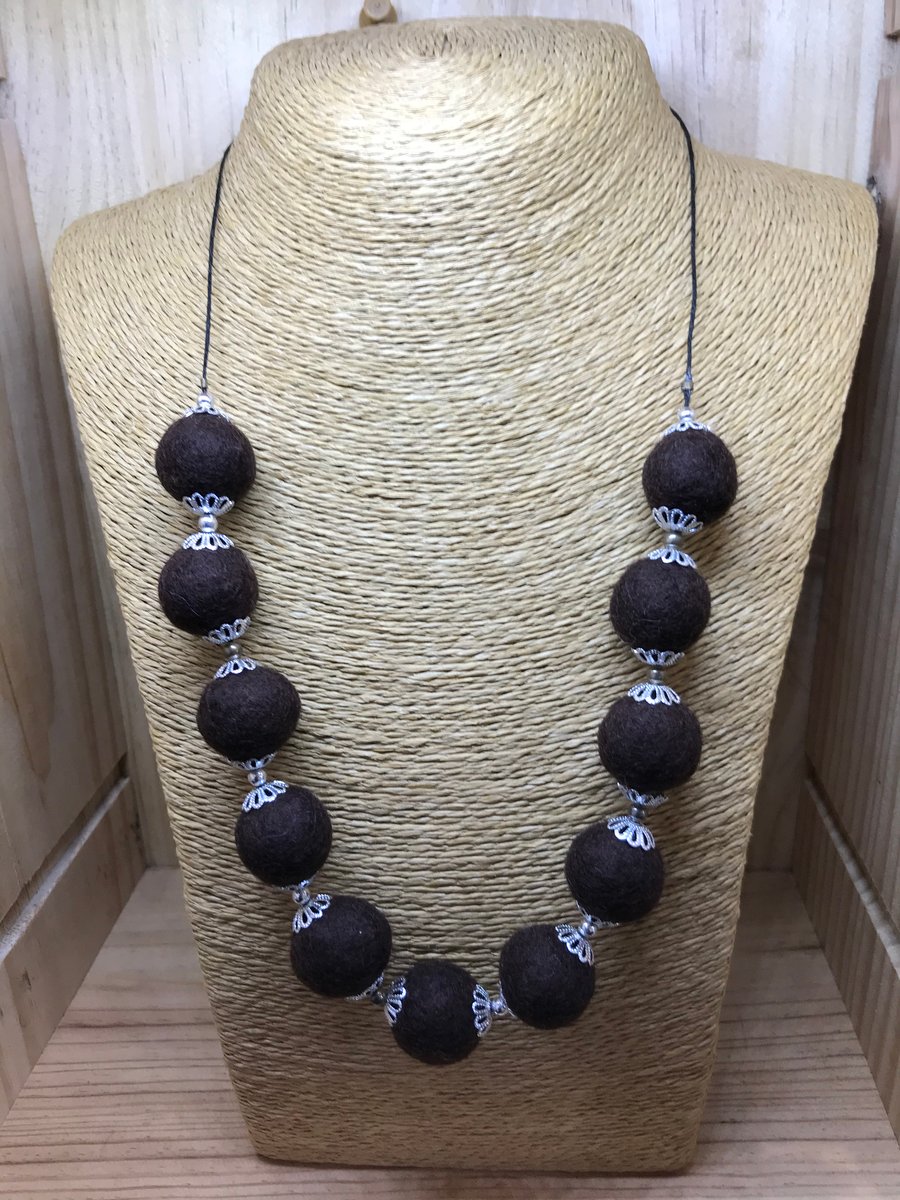 Felt Necklace. (304)
