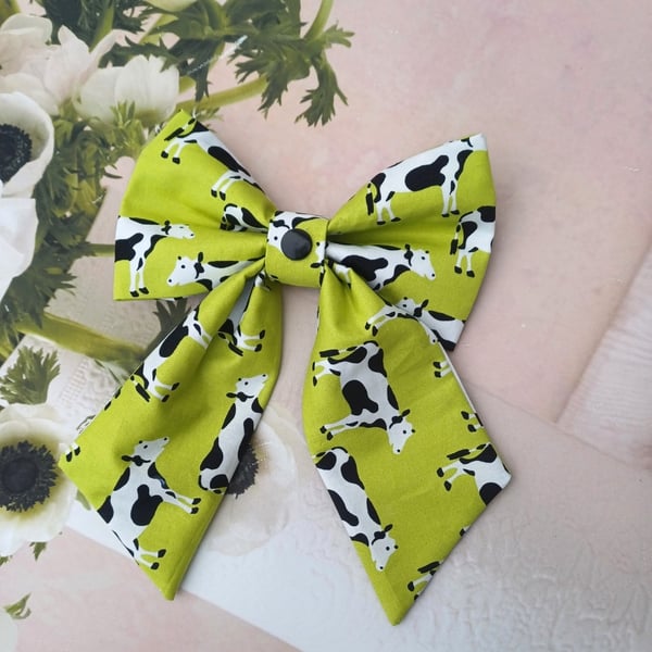 Large Sailor Bow Tie