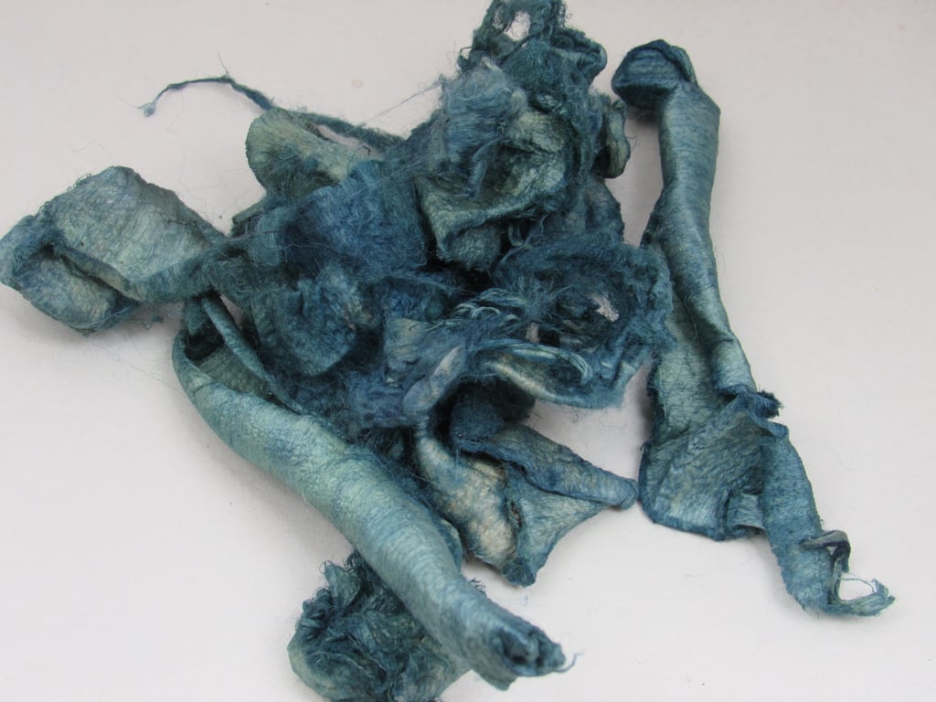 10g Dark Teal Naturally Dyed Silk Carrier Rods