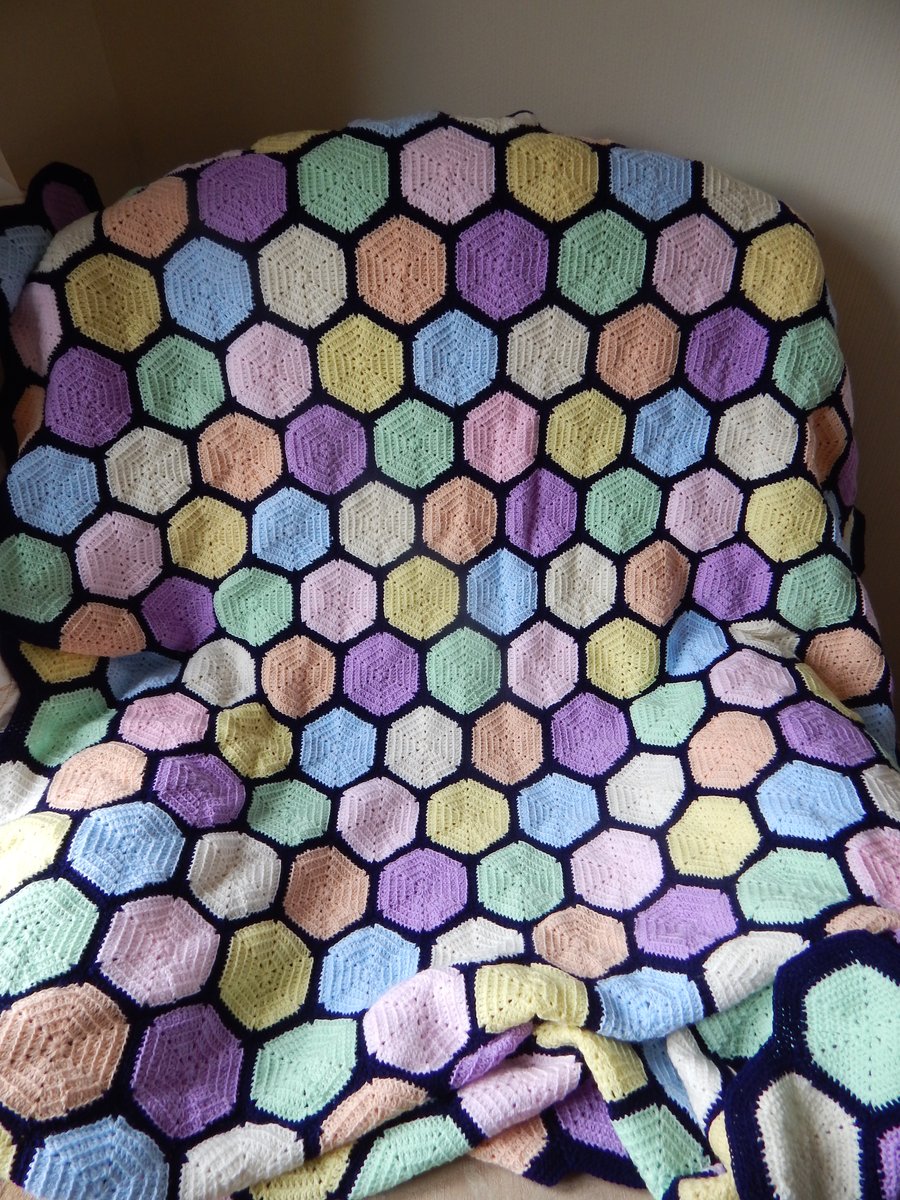 Hand crochet honeycomb blanket