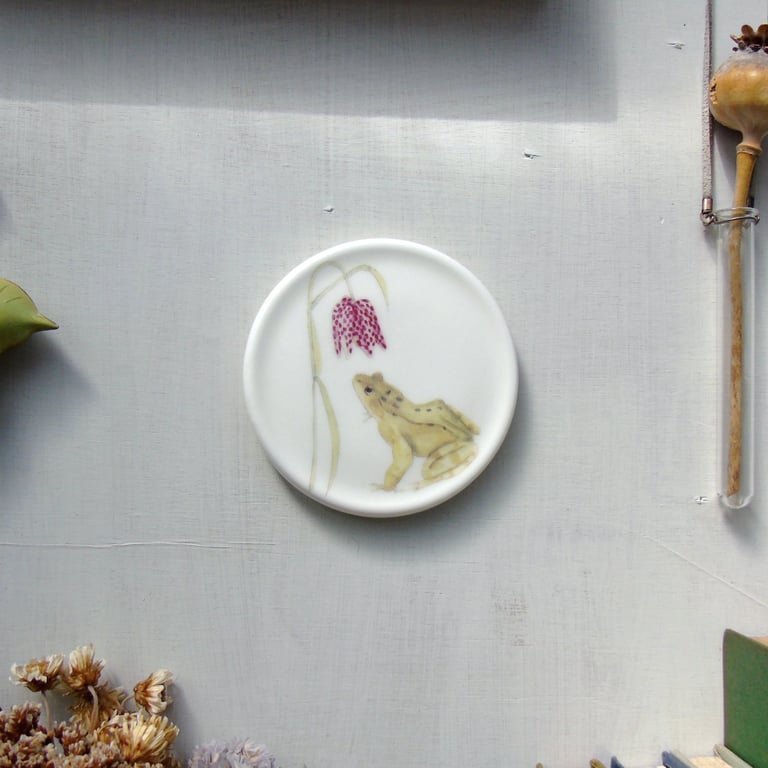 Frog and fritillary mini wall plate 