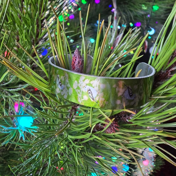 Goldcrest in Pine Narrow Aluminium Cuff 