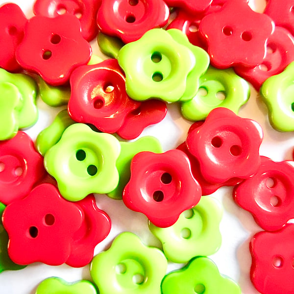 50 x 14mm resin Flower Buttons 2 holes  Red and Green