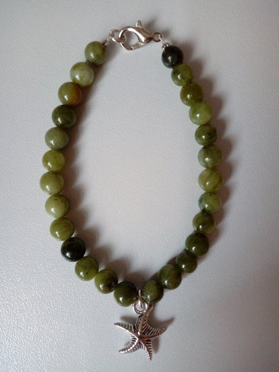 Green jade & starfish charm bracelet