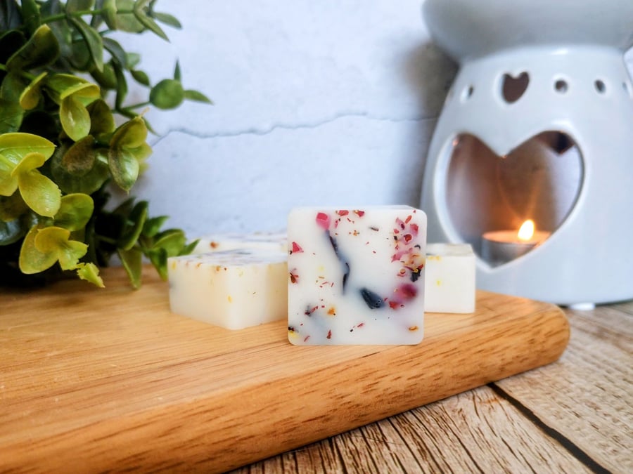 Cedar & Sandalwood Botanical Soy Wax Melts - Hand-Poured - Scented Wax Melts