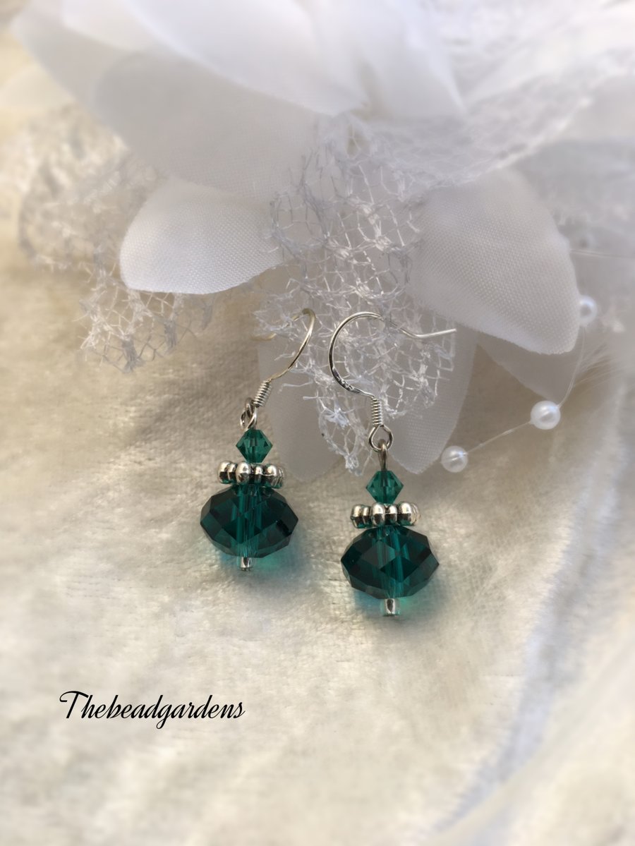 Emerald green earrings 