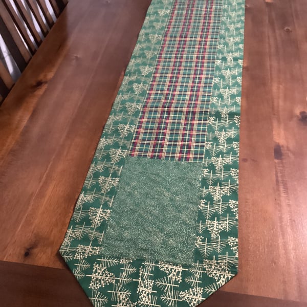 Christmas table runner, Tartan table runner,Christmas  trees.