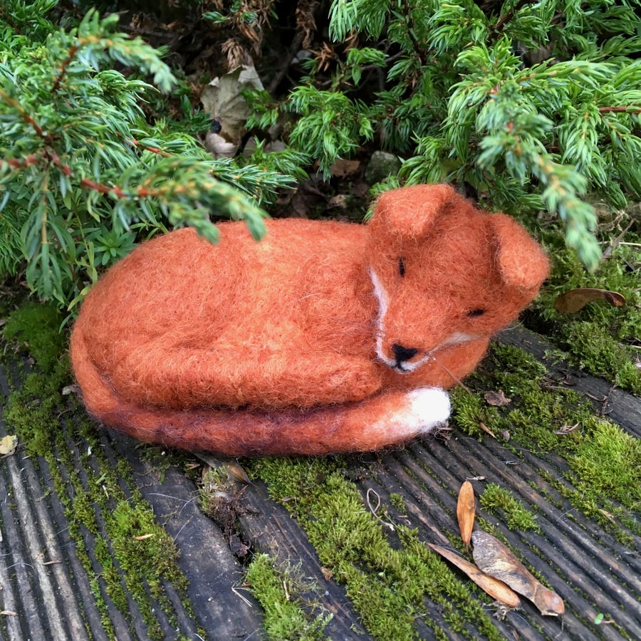 Needle felted model fox, sleeping fox woollen sculpture