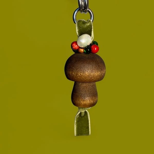 Little Traditional Style Christmas Mushroom Keyring 
