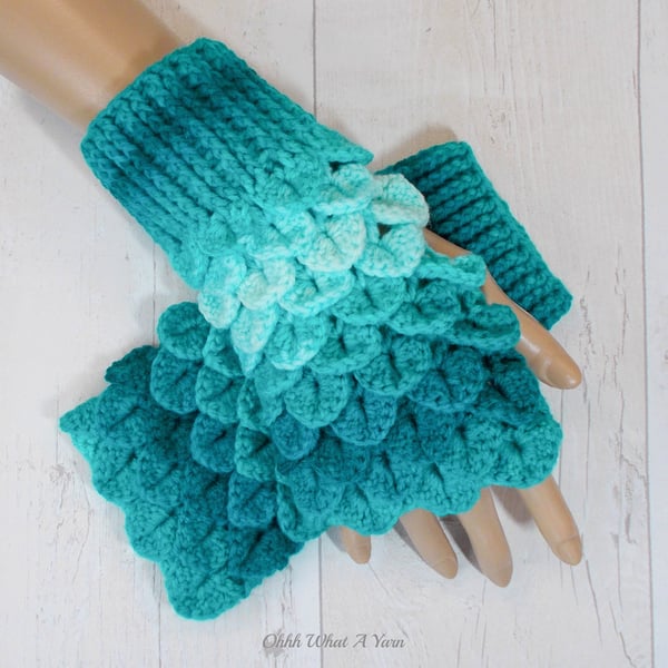 Turquoise and white dragon scale gloves. Fingerless gloves. Crocodile stitch. 