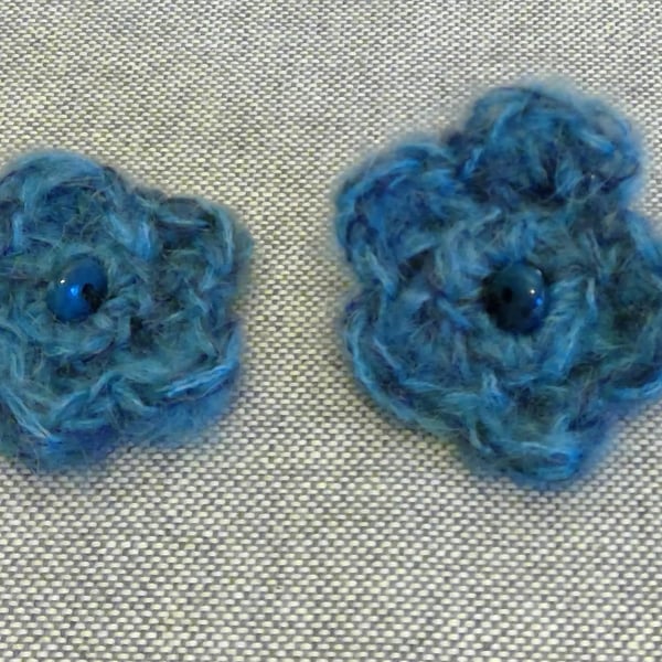 Blue wool flower hair grip & matching brooch