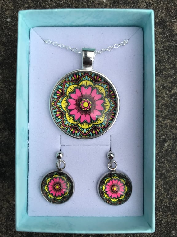 Glass Mosaic Effect Pendant Necklace and Drop Earrings Set - Cerise