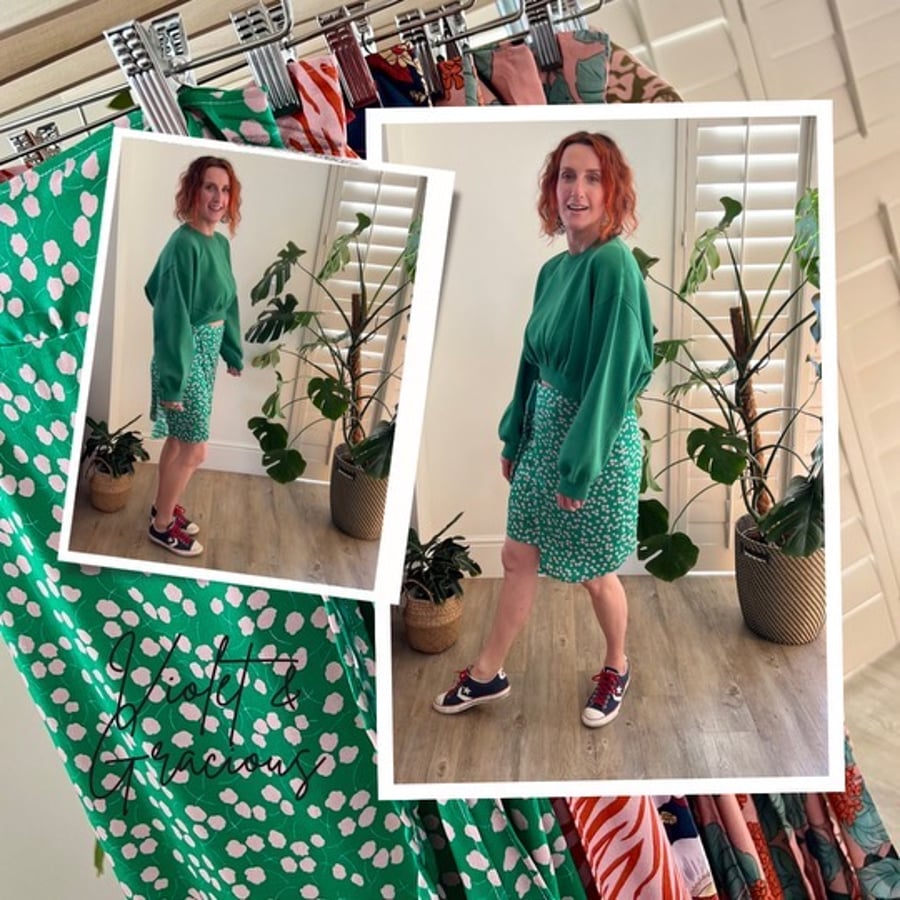 Green Wrap Skirt . Floral Wrap Skirt . Tie Skirt . Short Skirt . Size 10