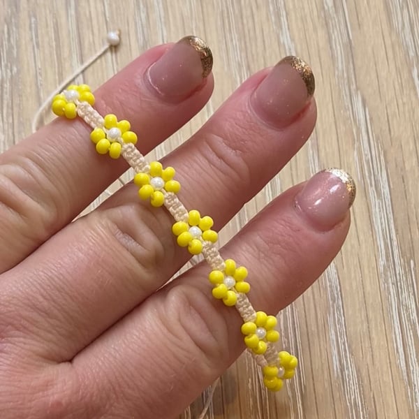 Dainty Floral Bracelet for Women,Boho Daisy Bracelet, Gift for Her (STK-0010)