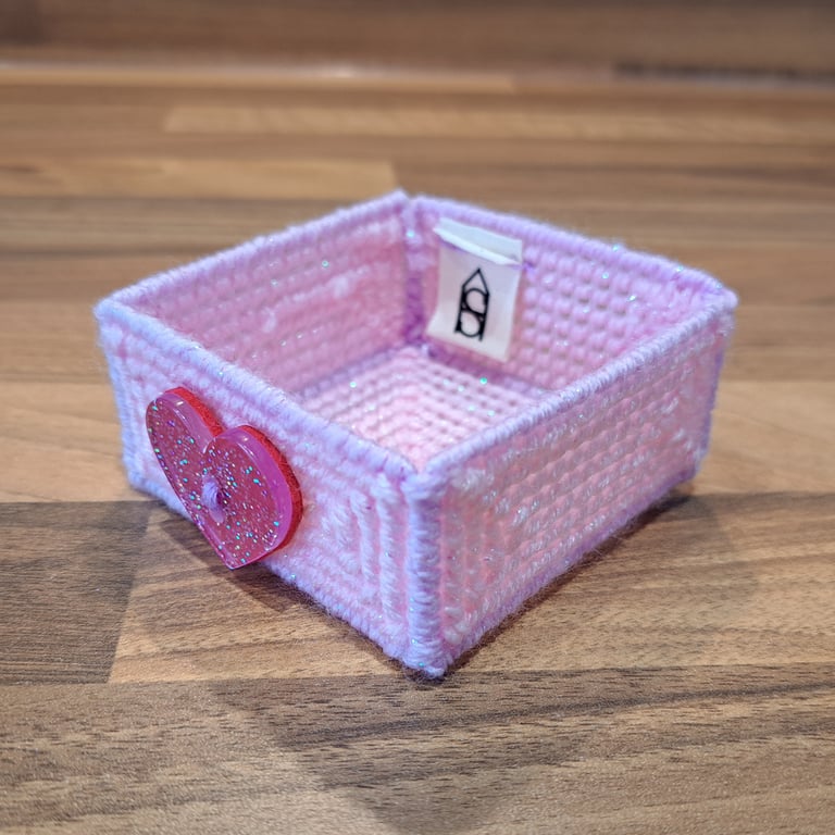 Small tray for small desk items - pink and purple with heart charm