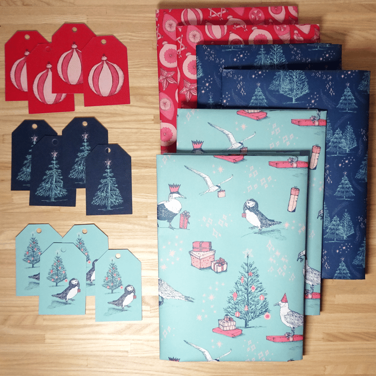 Deluxe Luxury Eco Christmas Gift Wrap Bundle: A Coastal Christmas