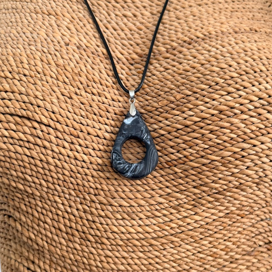 Black and White Marbled Glasses Holder Pendant Necklace with a Circular Opening