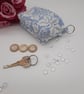 Blue and White foliage print coin purse with keyring. Sale  - Image 3